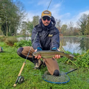 STAGE PERFORMANCE / FISH AND TRIP